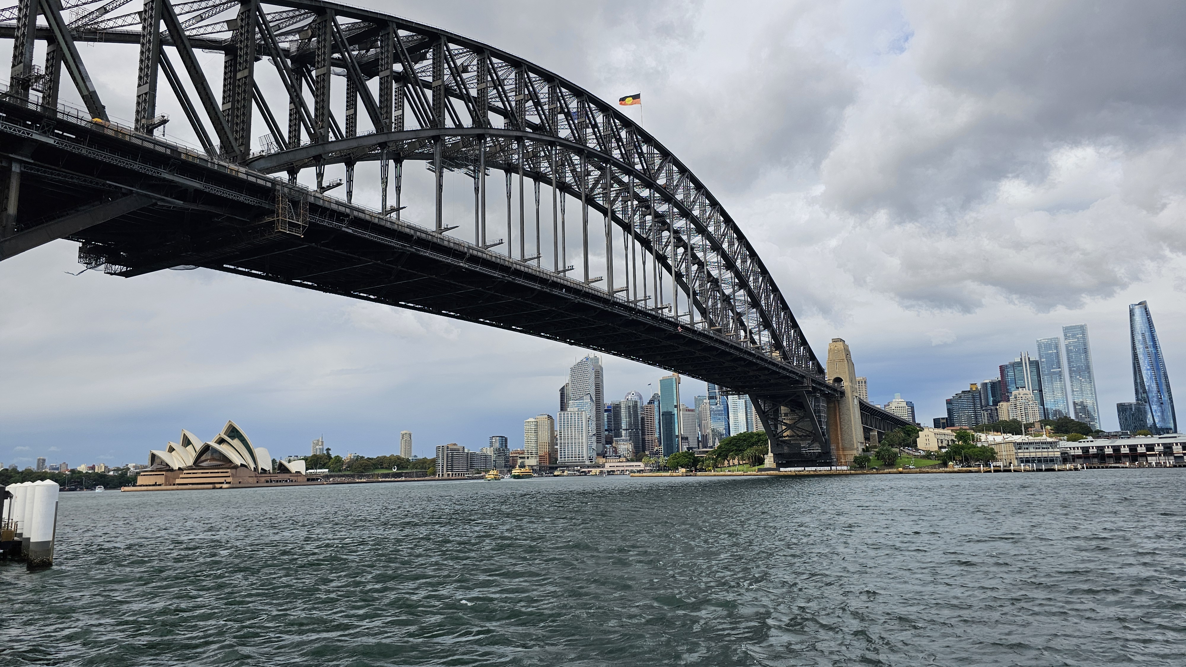 The notorious Sydney Harbour Bridge seen from Milsons Point, the opposite side of the harbour from Circular Quay. ©2026 Sidney Jeong, CC BY-SA 4.0.
